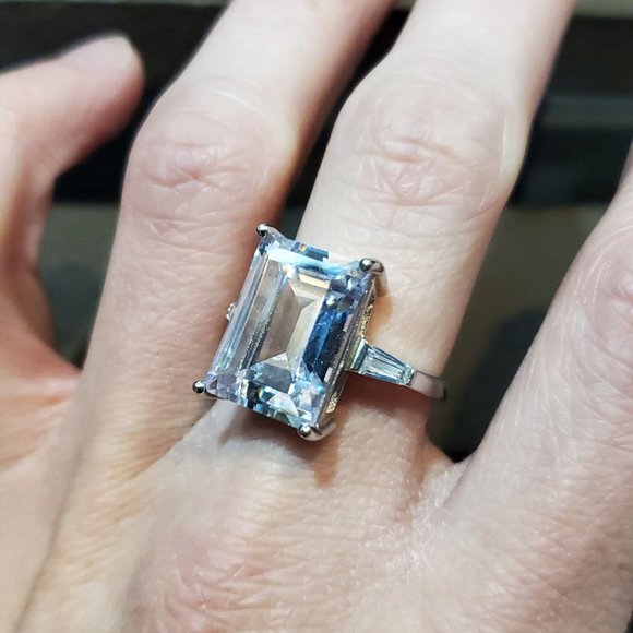 Size 8.25 925 Sterling Silver Large Rectangle Cubic Zirconia Gem Ring - Picture 3 of 8